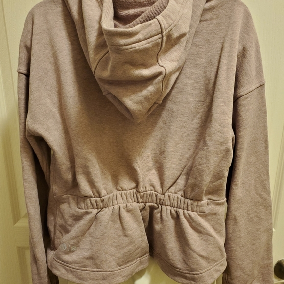 LULULEMON X BARRY'S STRONGER AS ONE CROP H… - Picture 6 of 14